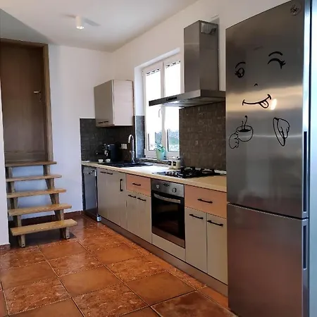 Emili Apartment *