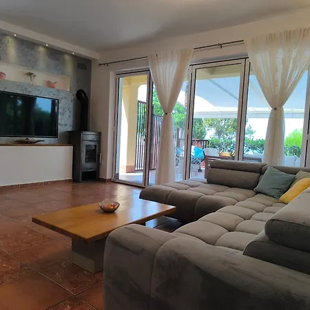 Emili Apartament *